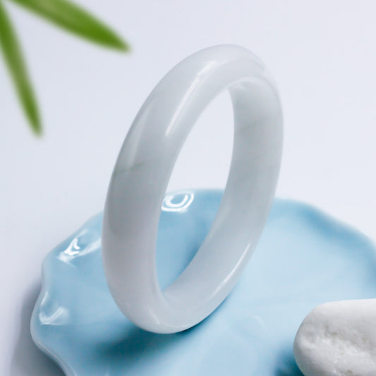 Jinsi White Jade Bangle